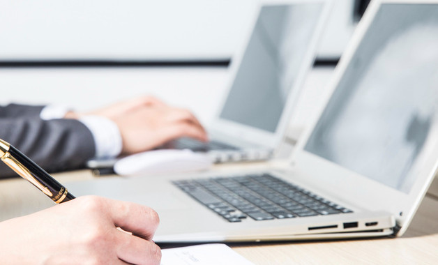 領(lǐng)導(dǎo)干部年度述職報告范例十二篇