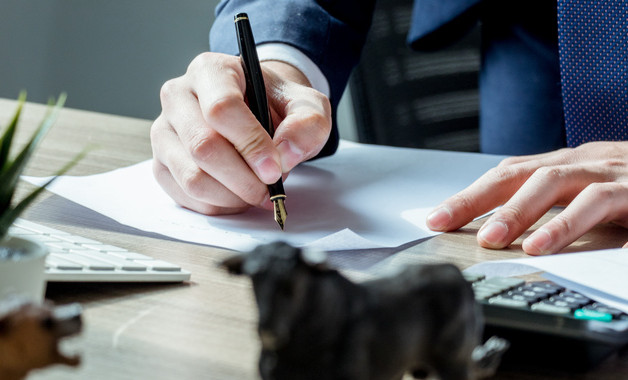 小學(xué)校長個人年度述職報告十二篇