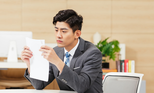 2024年公務(wù)員年終考核述職報(bào)告十二篇